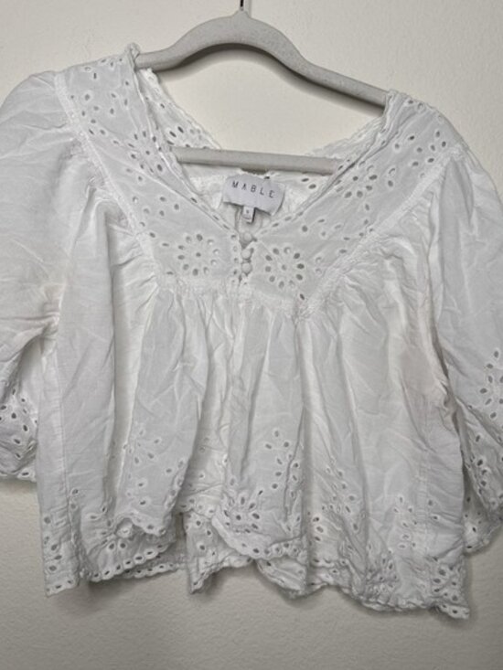 Tops - White Eyelet Summer Top Size Small Floral